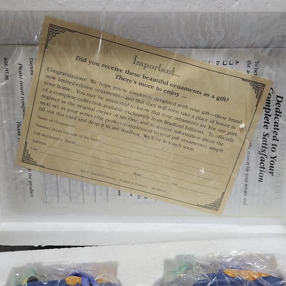 SWEET PURSUITS & A FLOWERFUL PRESENT FOR MOTHERS DAY Ornaments Pooh's Honeypot - Picture 9 of 12